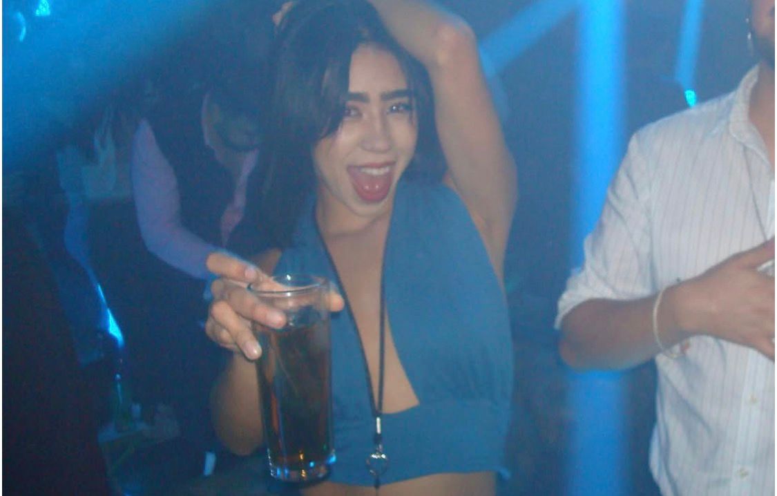 Salma celebrando